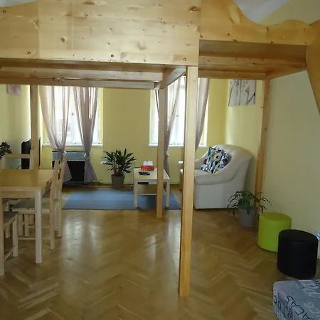 Mala Stepanska Apartment *